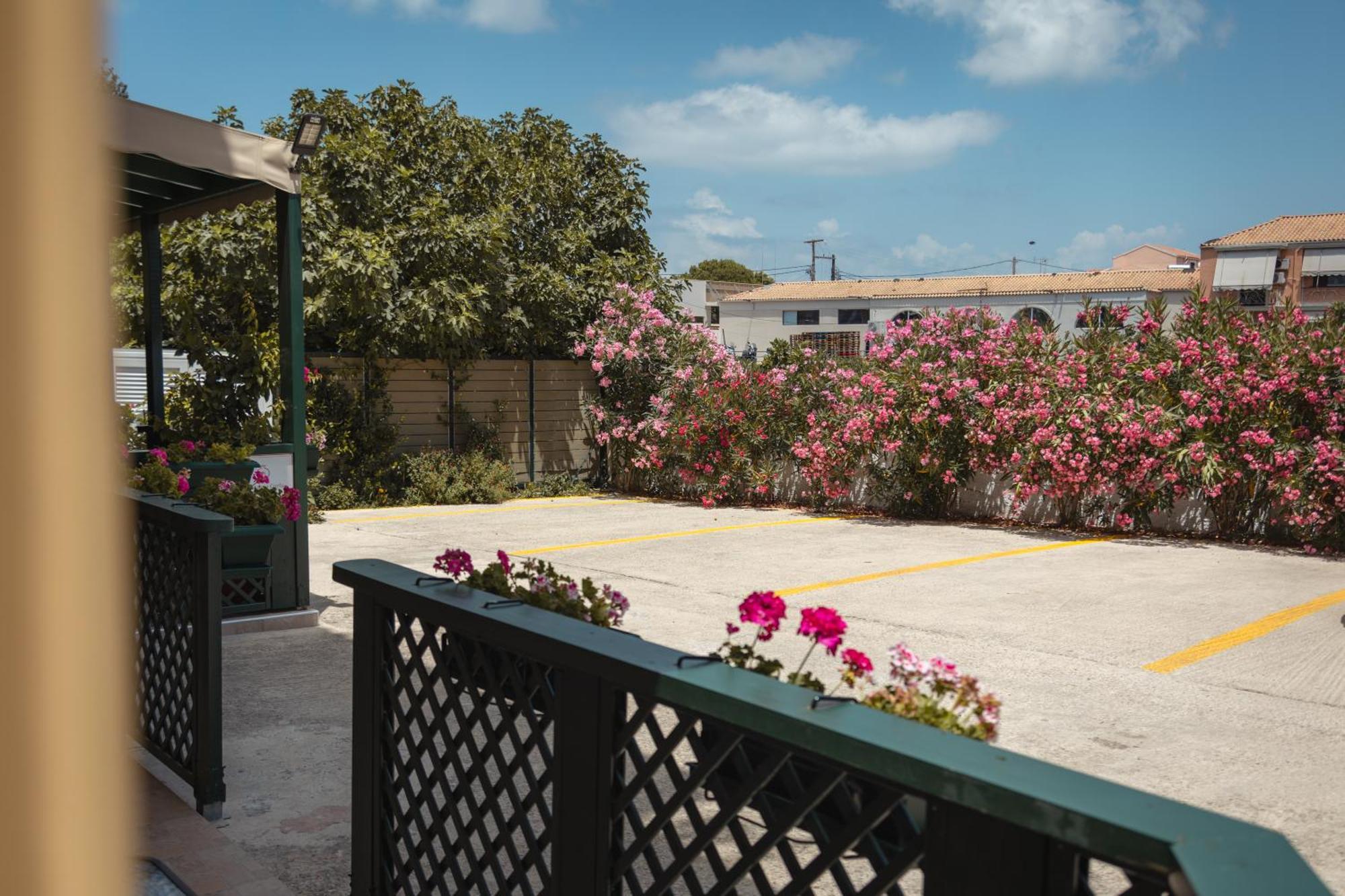 Nostalgia Corfu Town Apartments Exterior photo